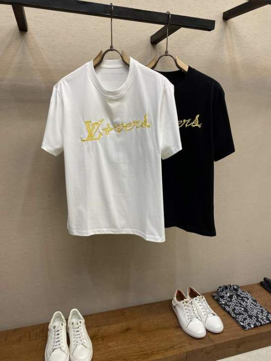 Picture of Louis Vuitton T Shirts Short _SKULVM-3XL24or018522